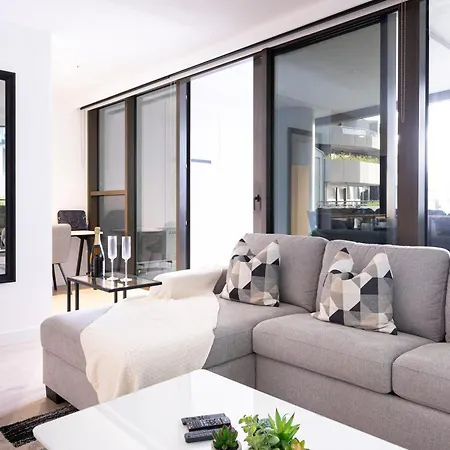Luxury Apartment With Parking & Large Balcony Melbourne Exterior photo